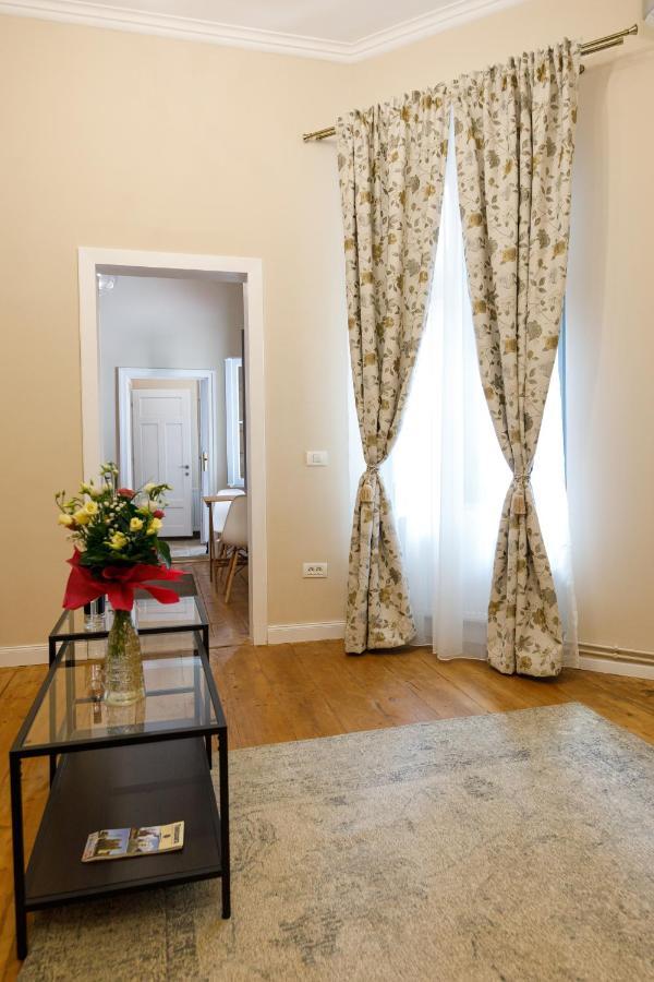 Stylish Flat In The Heart Of Historical Center Apartment Timisoara Bagian luar foto